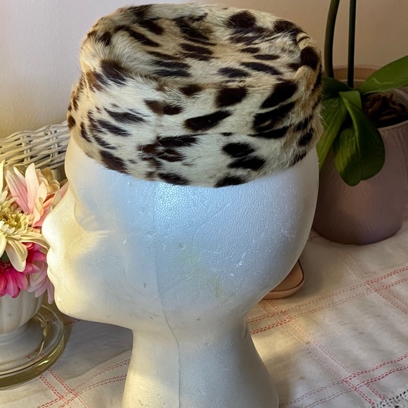 🎶SOLD**Leopard print pillbox hat🎶 Vintage. 🎀 - Picture 7 of 15